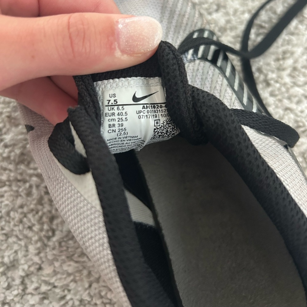 Nike Track Spikes - Picture 4 of 5
